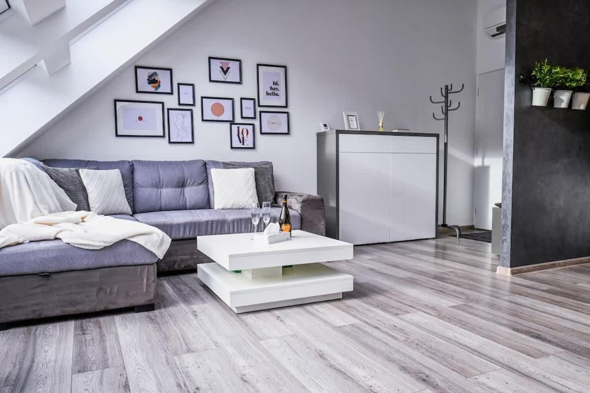Luxury Apartment In The City Center Bratislava Exterior foto